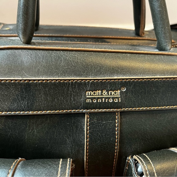 Matt & Nat Forest/Army Green Vegan Leather Tote with adjustable shoulder strap - Picture 2 of 8